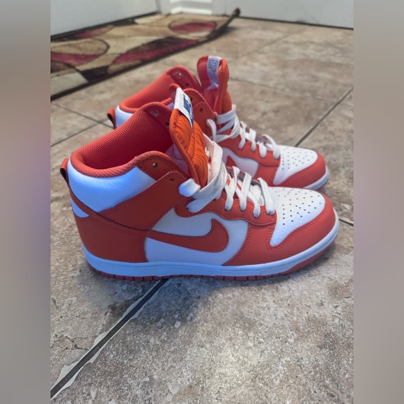 Nike Dunks - Picture 3 of 5